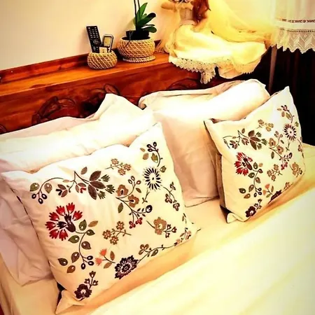 Ela's In Old Bazaar Gjirokastër