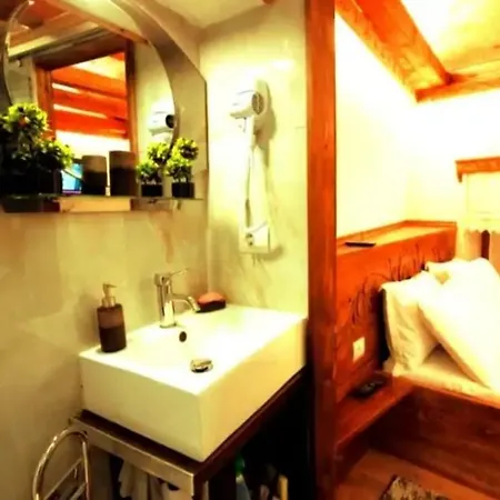 בקתה Ela's In Old Bazaar