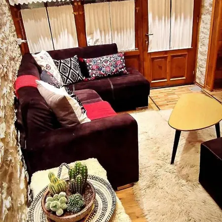 Chalet Ela's In Old Bazaar
